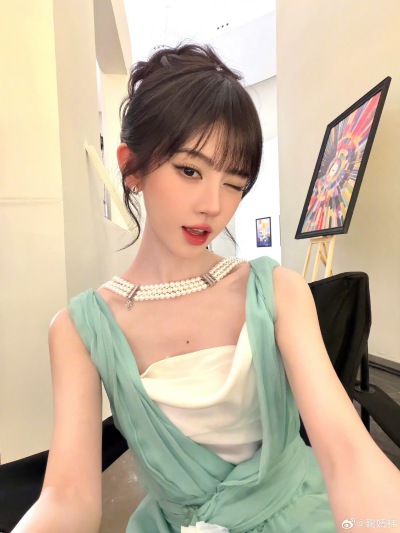 鞠婧祎