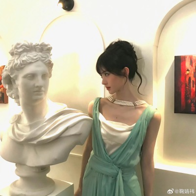 鞠婧祎