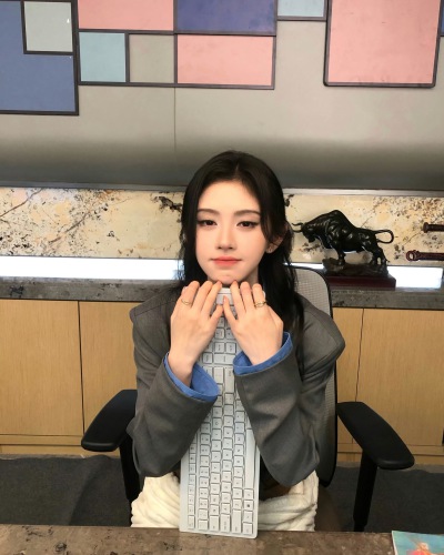 鞠婧祎