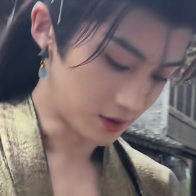 可以看出他确实是公主