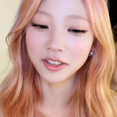 爱上我就要忘记这个世界上其他女孩哦