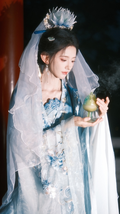 张婉莹