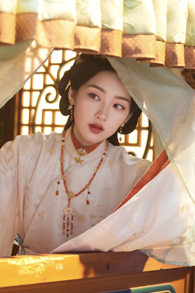 花开锦绣 邓恩熙∣傅庭芸