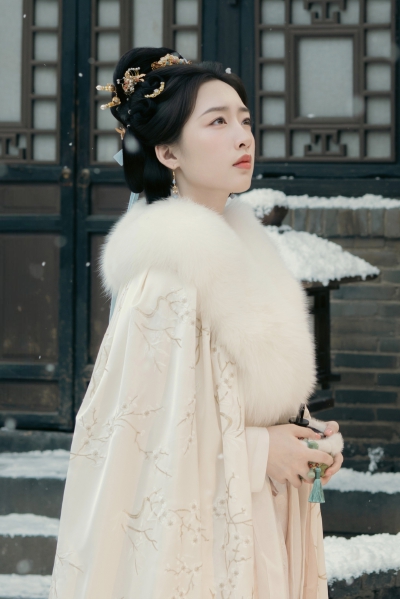 花开锦绣 邓恩熙∣傅庭芸
