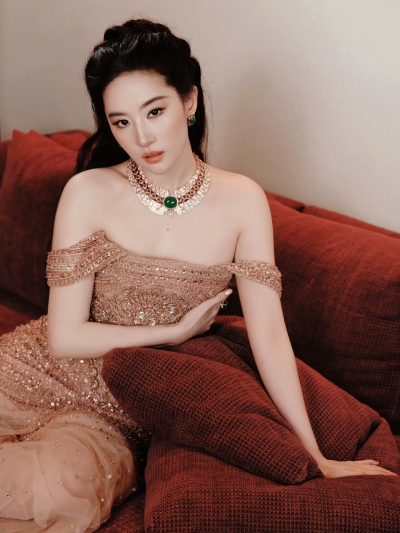 刘亦菲宝格丽全球品牌代言人
宝格丽在上海举办高级珠宝晚宴及KALEIDOS万花绮镜特展2026.9.7