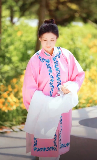斓曦