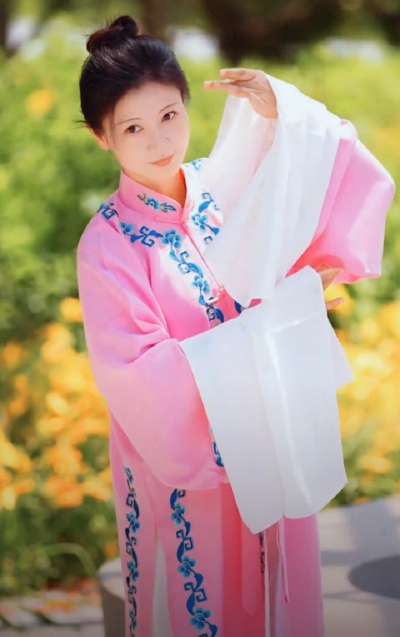 斓曦