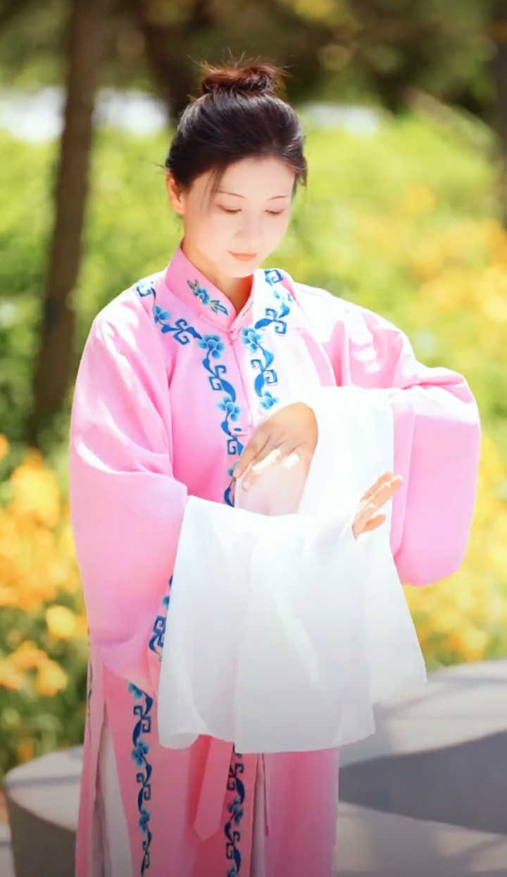 斓曦