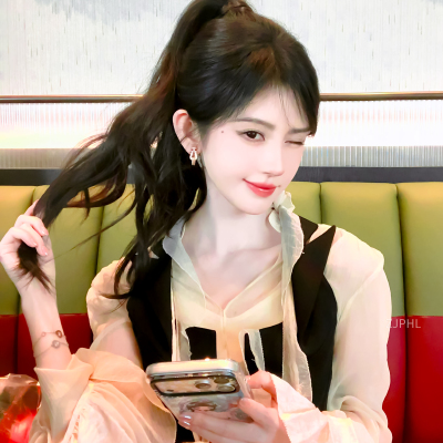 鞠婧祎
