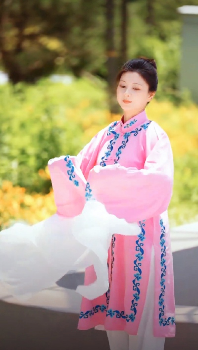 斓曦