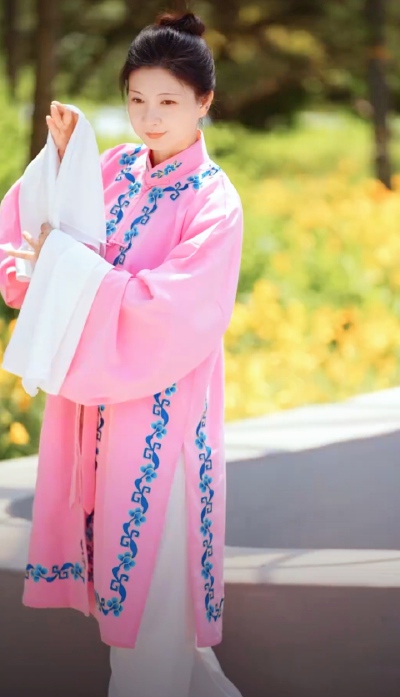 斓曦