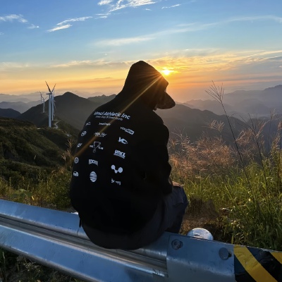男头｜人总痴迷于一些短暂的瞬间