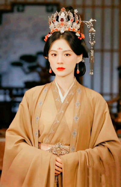 毛林林