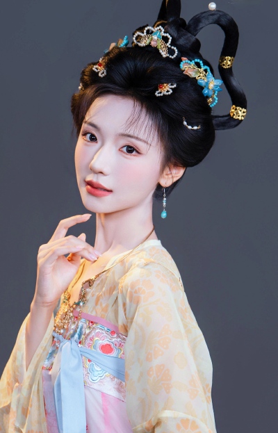王云云