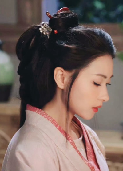 万茜
