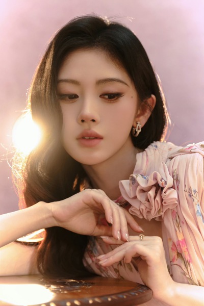 鞠婧祎