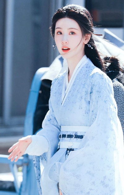 陈都灵
