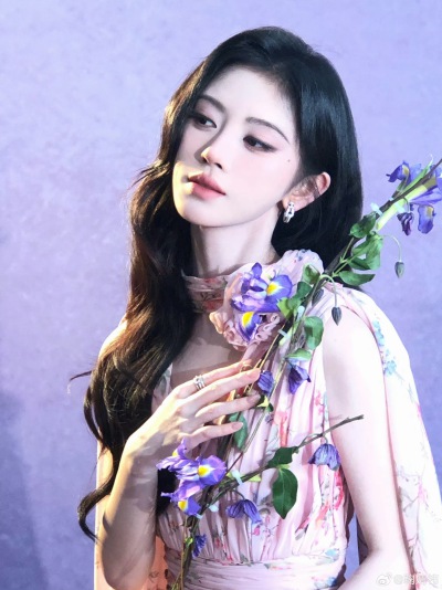 鞠婧祎