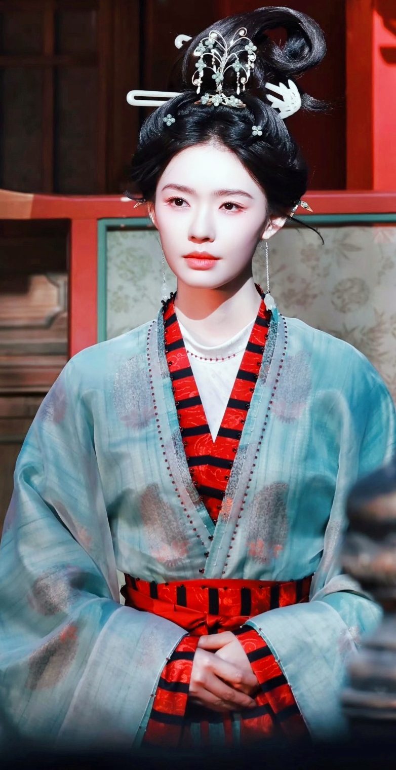 林允