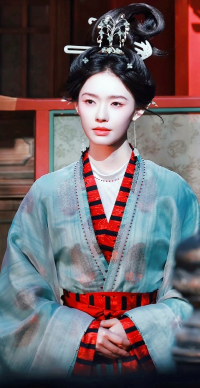 林允