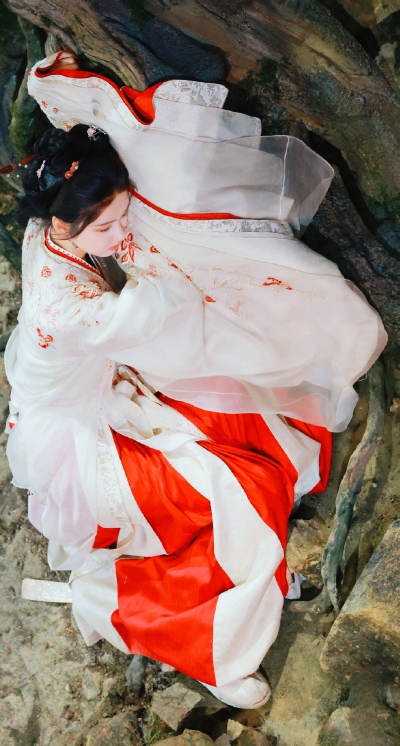 陈都灵