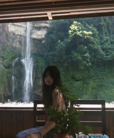 悄悄退场