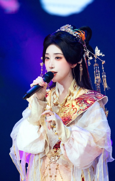 邓寓君