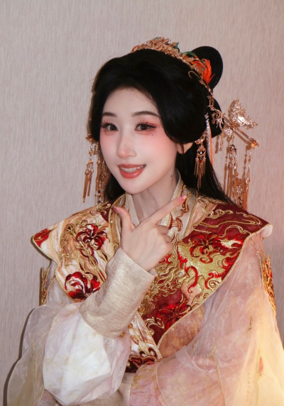 邓寓君