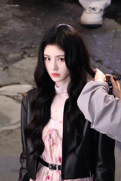 鞠婧祎
