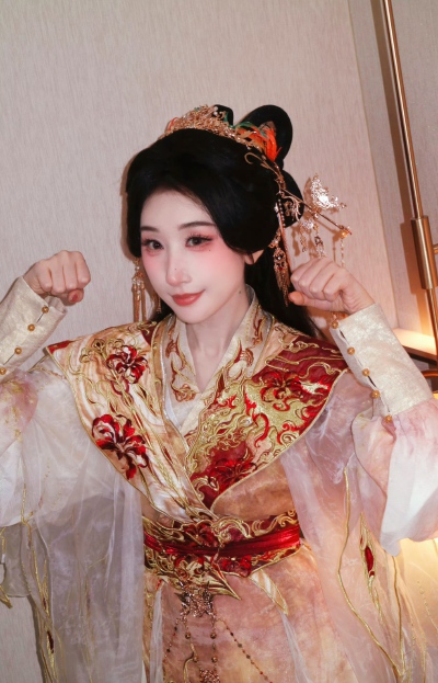 邓寓君