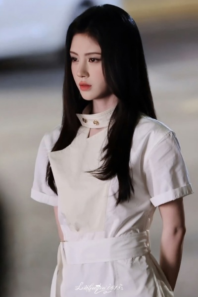 鞠婧祎