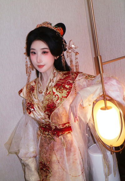 邓寓君