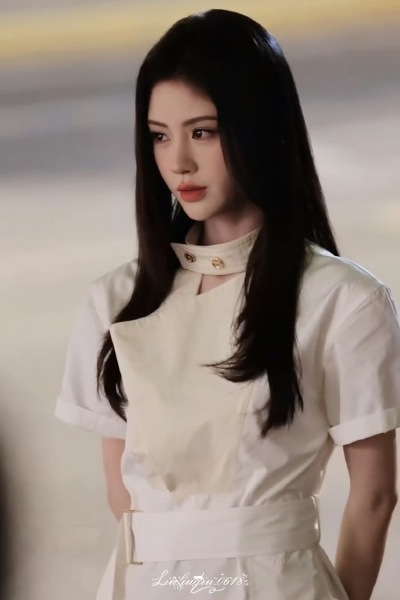 鞠婧祎