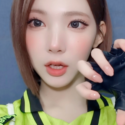 爱吃人类的苹果女孩