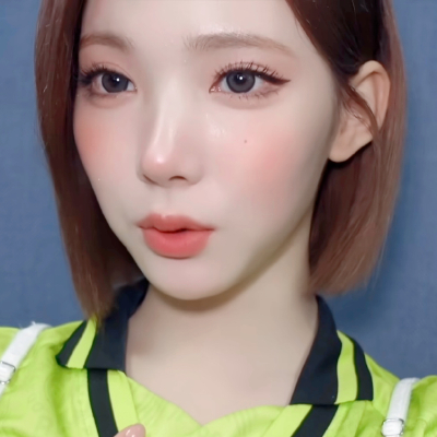 爱吃人类的苹果女孩