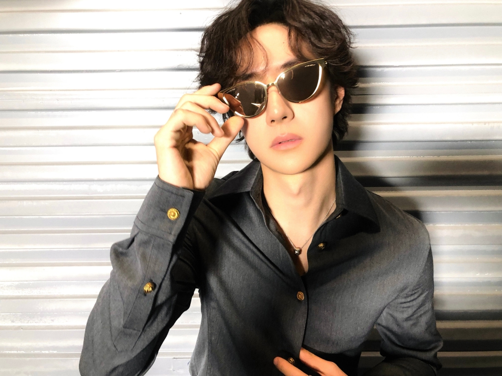 YIBO-OFFICIAL：
#王一博出道十二周年快乐#
12周年当然要看12连拍！
@王一博·YIBO 出道十二周年快乐！✿
