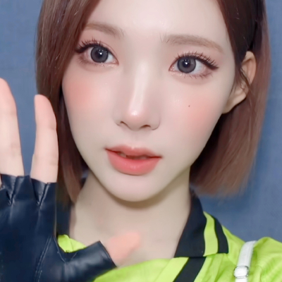 爱吃人类的苹果女孩