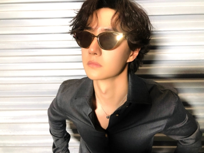 YIBO-OFFICIAL：
#王一博出道十二周年快乐#
12周年当然要看12连拍！
@王一博·YIBO 出道十二周年快乐！✿