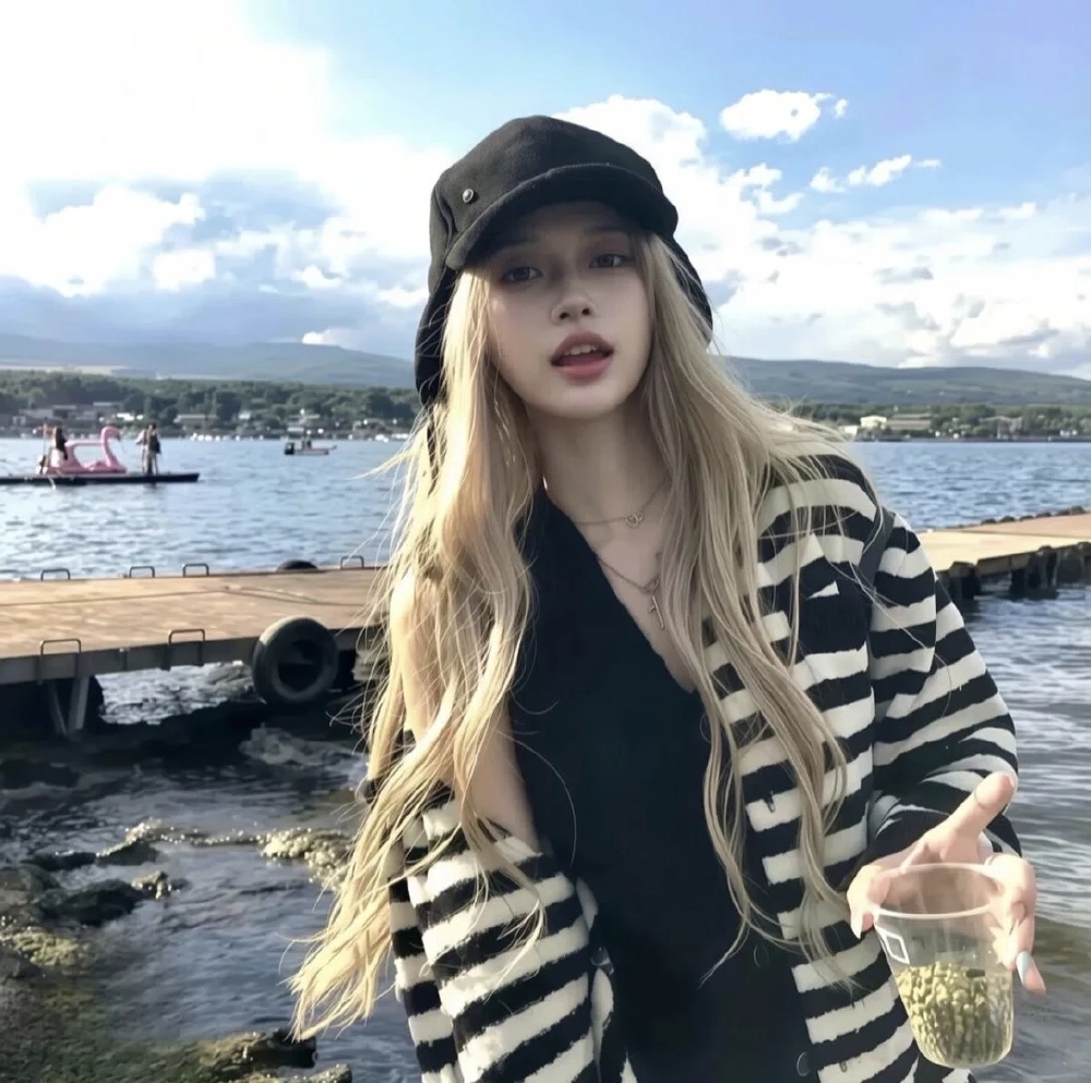 女生头像
喜欢点赞关注收藏
