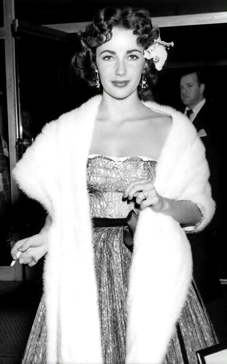 Elizabeth Taylor ​​​