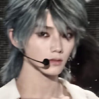 卢姆情侣发色耍起