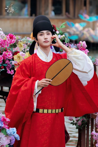 张翅