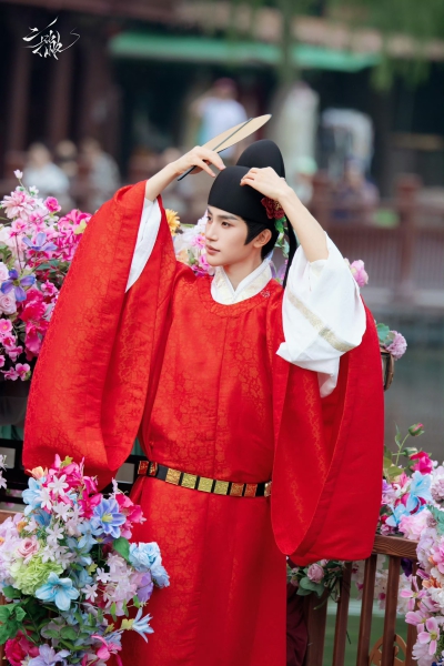 张翅