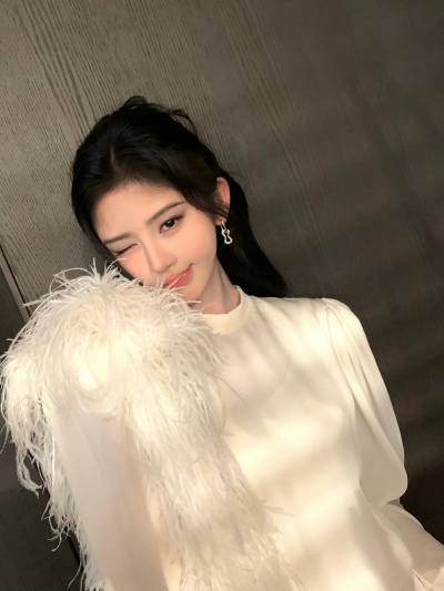 鞠婧祎