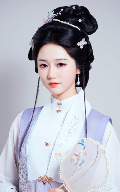 岳雨婷/刘润铭