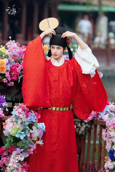 张翅