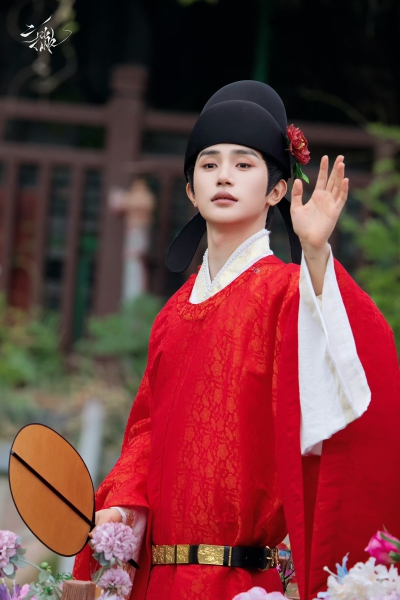 张翅