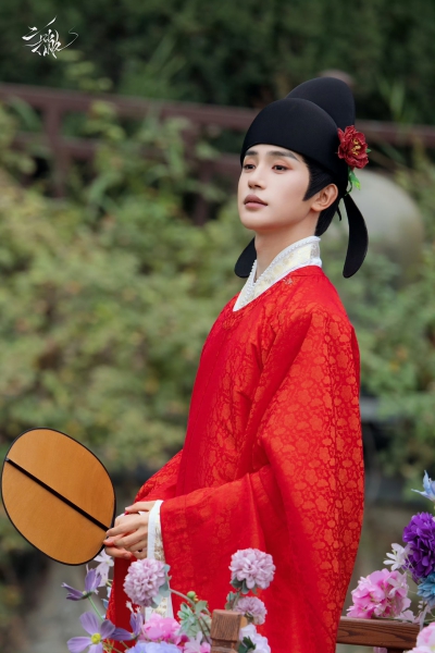 张翅