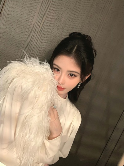 鞠婧祎