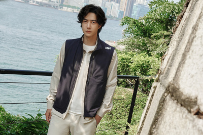 YIBO-OFFICIAL：
#王一博HH全球品牌代言人#
维港风起向远而行，扬帆竞速迎浪起航。HELLY HANSEN全球品牌代言人@王一博·YIBO 今日亮相「航海正当时」活动现场，只要想出发，航海正当时！
#王一博HH航海正当时#​​​